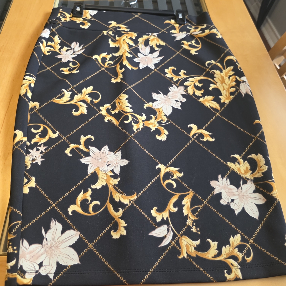 Thalia Sodi Elegant Black and Gold Floral Women's Skirt